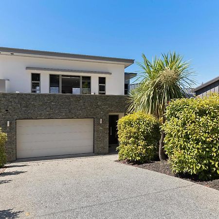 Remarkable Lake View Modern Executive Home Queenstown Exterior photo