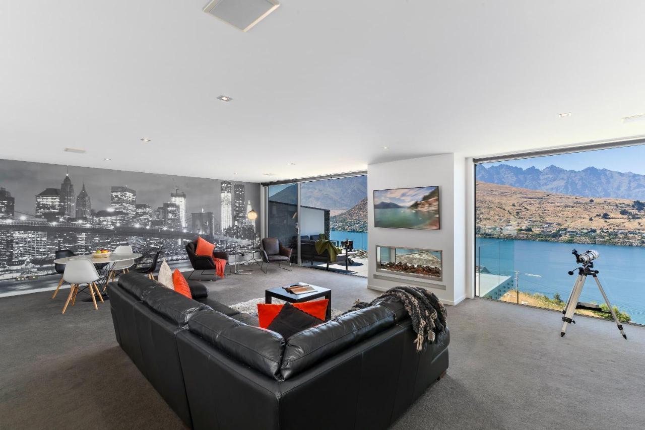 Remarkable Lake View Modern Executive Home Queenstown Exterior photo